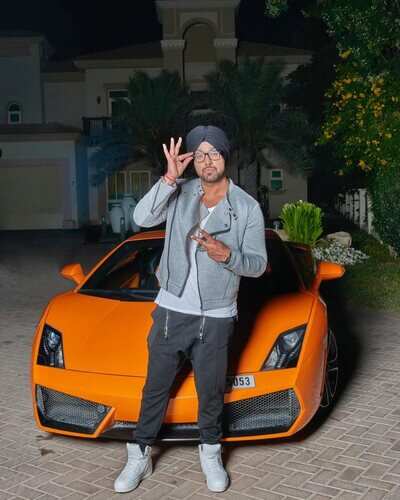 Deep Money in talks with Sonakshi, Jacqueline for music videos ...