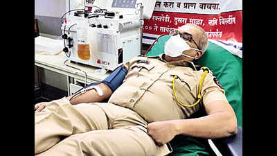 Mumbai: Eight cops from Khar station lead the way with plasma donations, 10 will follow