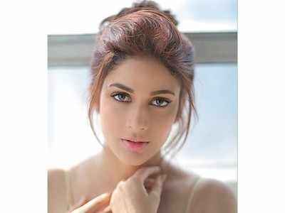 #MajorThrowback: Lavanya Tripathi looks at her pictures from old photoshoots and gains a new perspective
