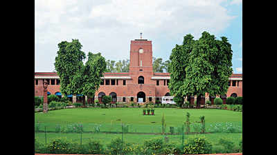 Venkaiah Naidu urges Delhi University to continue with ECA quota for admission