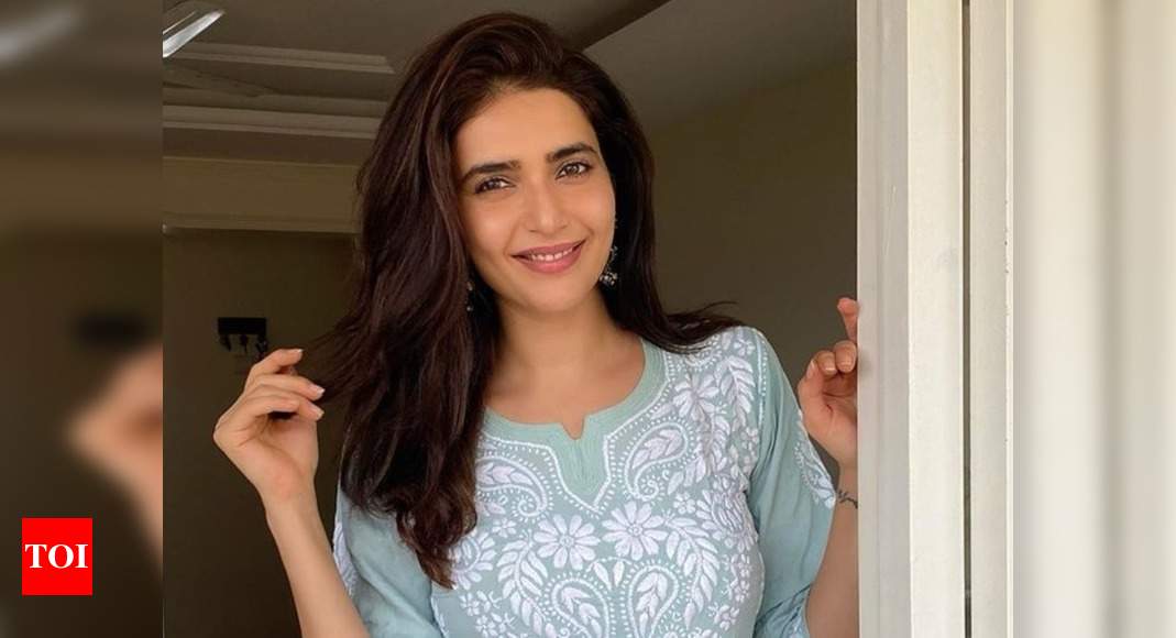 Karishma Tanna is excited to resume shoot; enjoys a groovy tune while ...