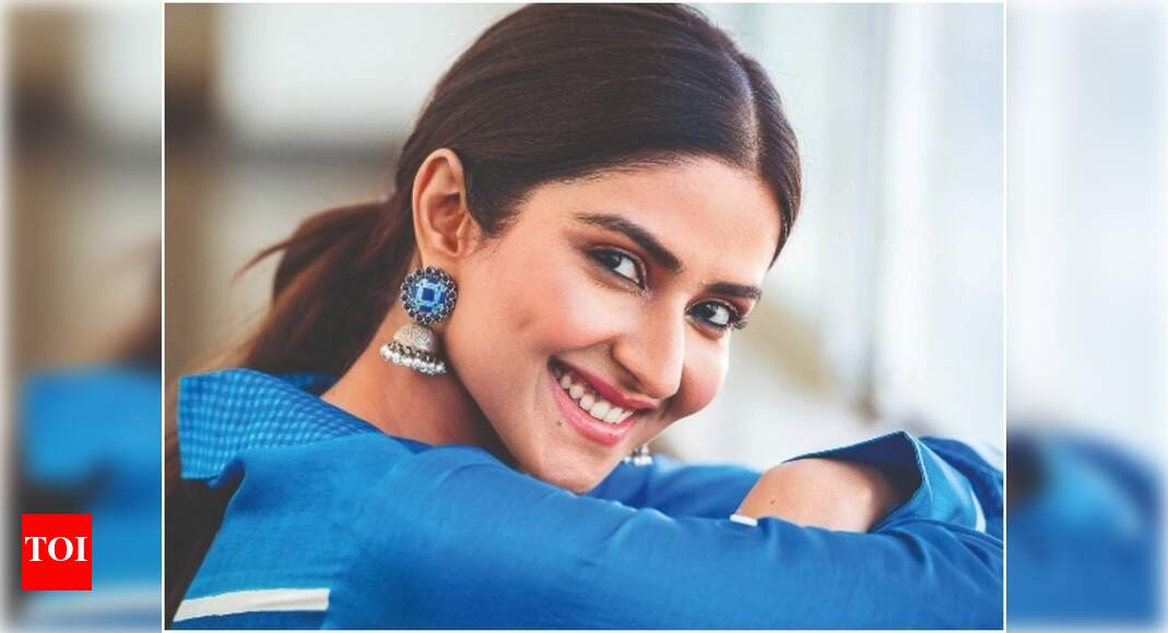 Here’s how Pranutan is trying to be active on Twitter | Hindi Movie ...