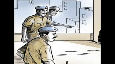 Police team attacked as it tries to arrest murder accused in UP