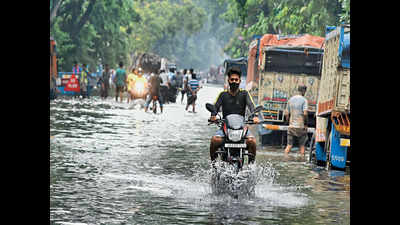 Sunday downpour claims one, floods parts of Kolkata