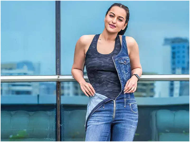 Sonakshi Sinha: Check out Sonakshi Sinha's fun throwback picture