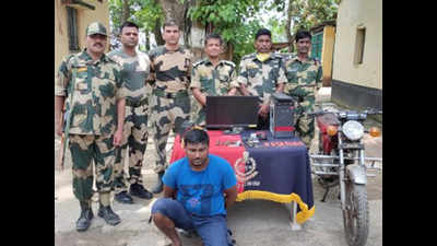 BSF troops foil attempt to smuggle guns, drugs across Indo-Bangla border