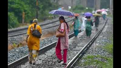 Lockdown hit: Eateries shut, workers go hungry in Bengaluru