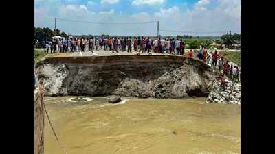 Sattarghat bridge intact, says Bihar government