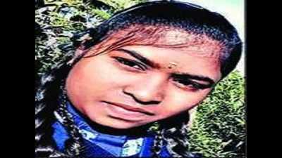 Labourers’ daughter tops school, aspires to become bank manager
