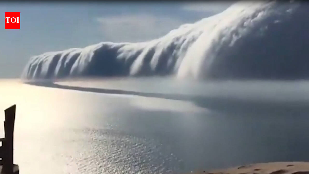 Awesome: When clouds rolled over lake Michigan
