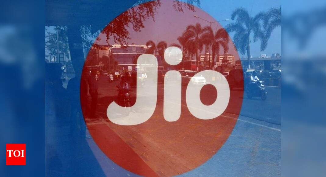 Jio Mart makes deliveries free in etail battle, launches mobile app