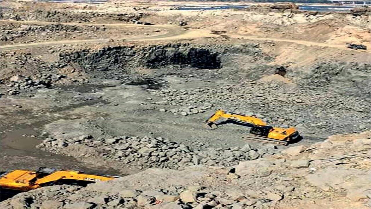 Mining of black trap stone worth Rs 56 crore unearthed in Godhra | Vadodara  News - Times of India
