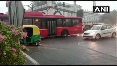 Delhi rains: Waterlogging of roads leads to traffic snarls
