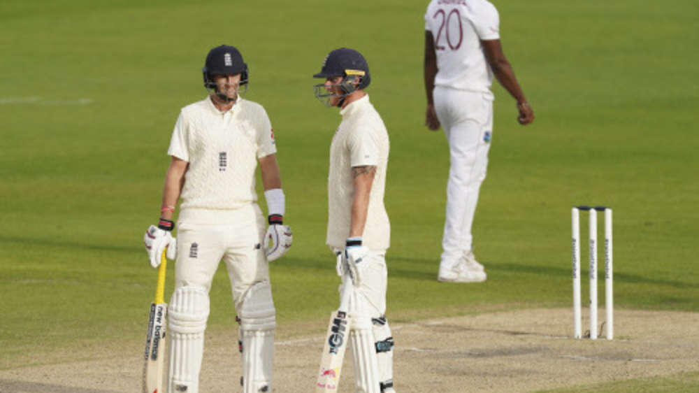All eyes on captain Root and Stokes