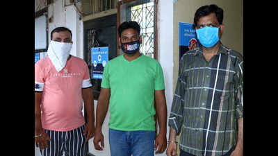 Mumbai man among 3 held for duping 27 in Ahmedabad