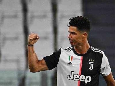 Ronaldos Juventus Drops Amid Fears Virus Will Keep Fans Away  Bloomberg