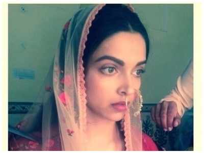 Deepika Padukone is beauty personified in THIS unseen photo from the sets of 'Bajirao Mastani'