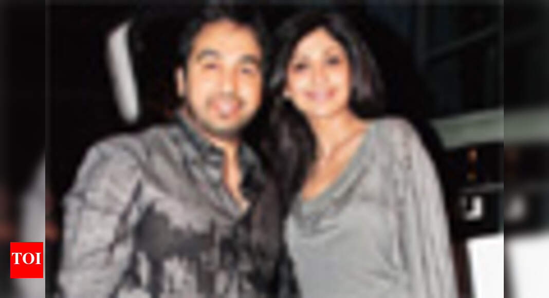 Shilpa, Raj enjoying party with cricketers | Events Movie News - Times ...
