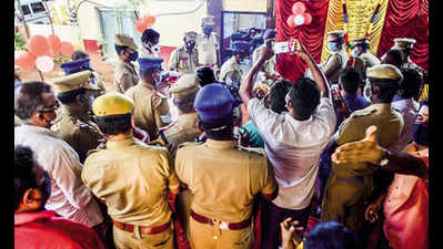 At this ‘party’ for Covid survivor cops, social distancing jettisoned