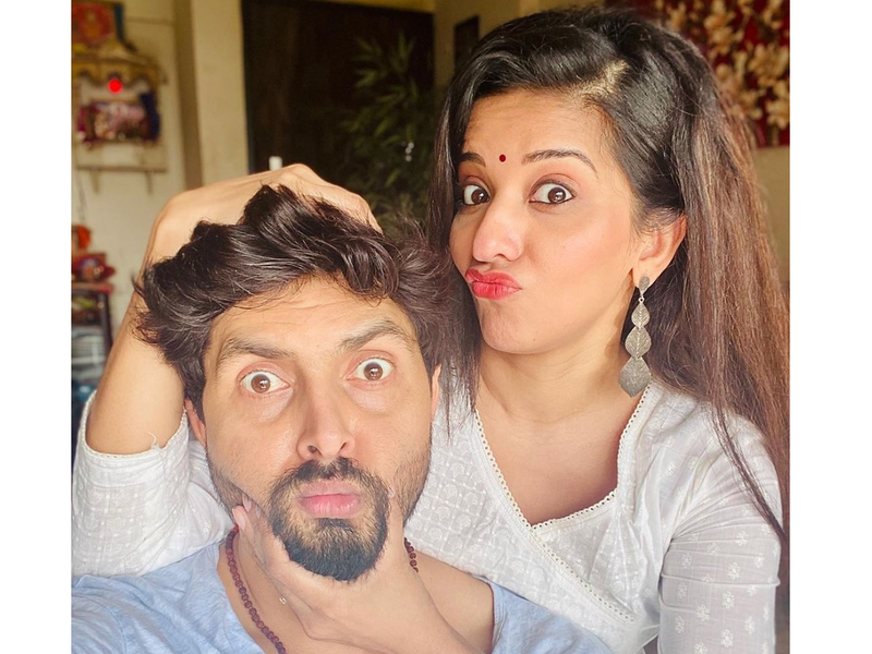 Monalisa And Husband Vikrant Singh Rajput Look Cute Together In These 