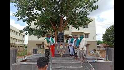 Police martyr memorial comes up at Nargund