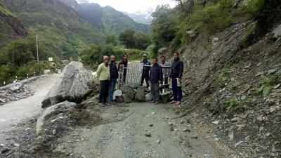 Concerned with rising Covid-19 cases, Uttarkashi villagers seal borders