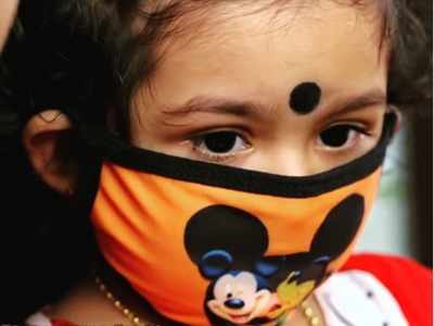 Uppum Mulakum: This video of Neelu teaching Parukutty to wear a mask is unmissable