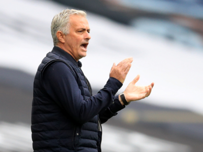 Mourinho hoping to end transfer window with 'better, balanced' Spurs squad