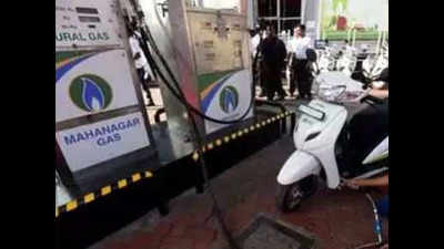 Mumbai: Rs 1 hike for CNG, will hit autos, taxis and buses