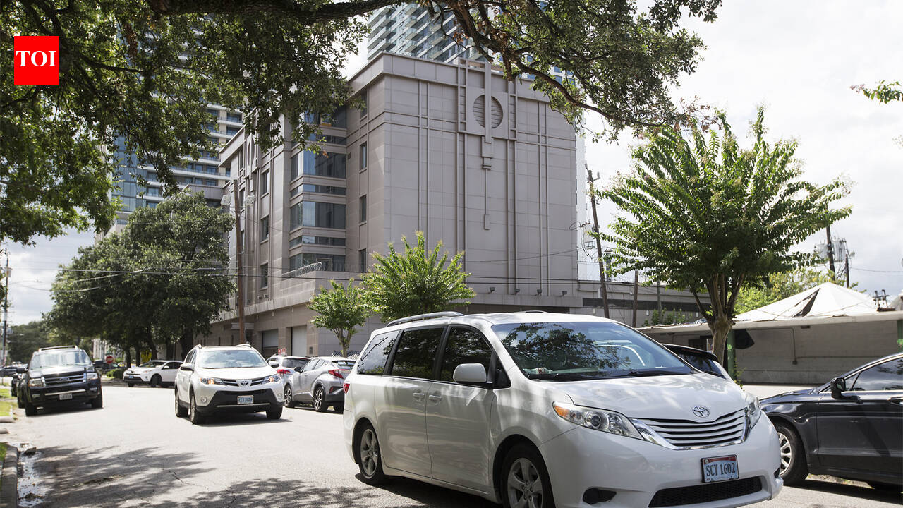 China consulate in Houston shuts after four decades