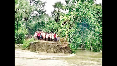 Bihar: Gandak breaches bund, floods 45 East Champaran villages