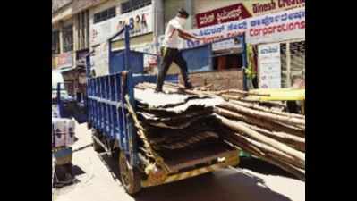 Bengaluru: Chickpet traders fume as only some shops allowed to reopen
