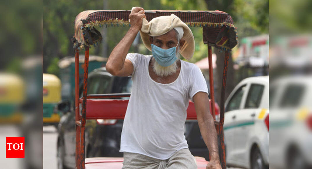 Sultry weather in Delhi, humidity 94 Delhi News Times of India