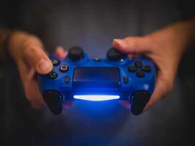 Modern PS4 controllers for gaming lovers; wireless and wired
