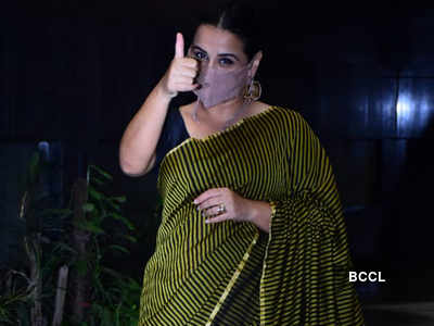 Vidya Balan sports a mask and cheerfully poses for the paparazzi – view photos