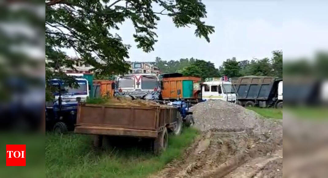 Yamunanagar administration begins auction of 250 plus vehicles