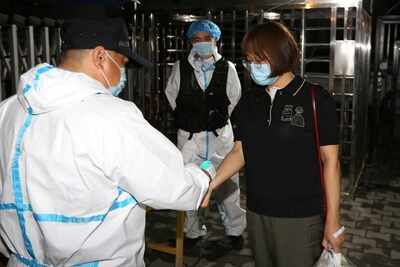 China battles virus outbreak in Xinjiang region