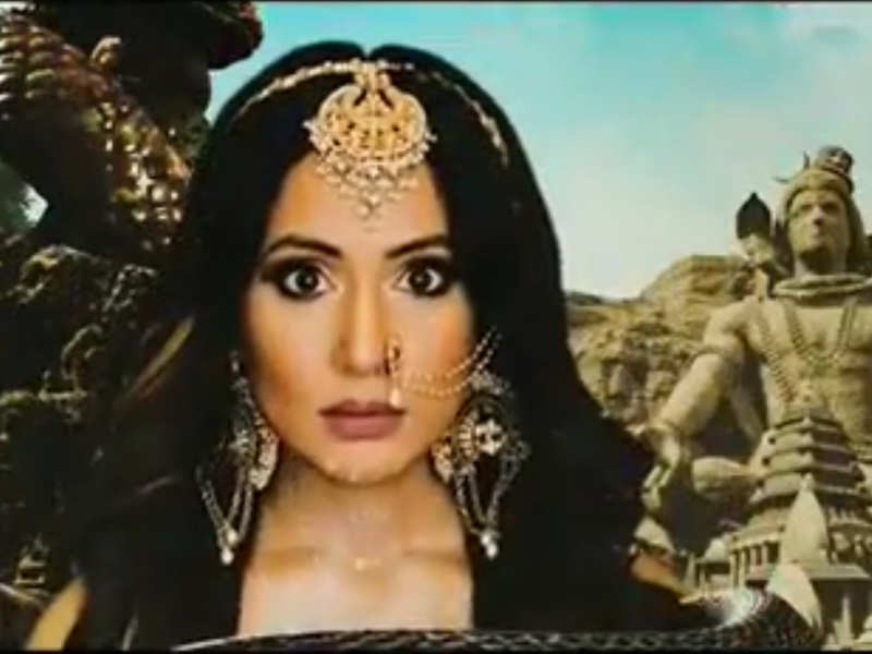 Hina Khan Is The New Naagin Here S Her Look Reveal In The Season 5 Promo Watch Times Of India