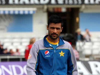 Mohammad Amir clears COVID tests, joins Pakistan squad in England