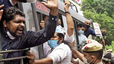 Delhi: AAP-BJP row over corporation taxes spills on to streets