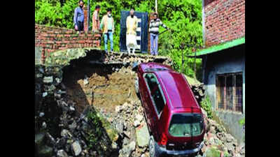 Heavy rains trigger landslide, cause widespread damage in Mussoorie