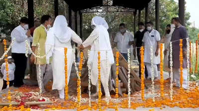 Rajya Sabha member Amar Singh cremated in Delhi