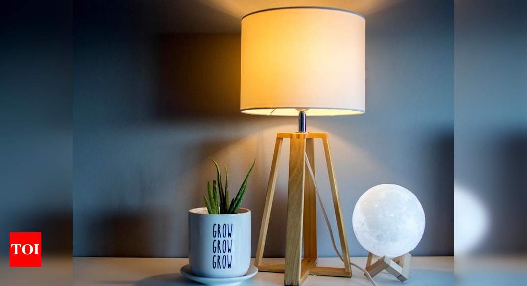 Aluminium Flower LED Vase Design Night Table Lamp Home Office Bulbs Lightin