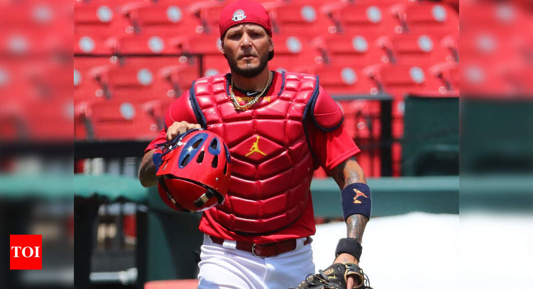 Yadier Molina among St. Louis Cardinals players who test positive