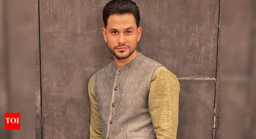 THIS is how Kunal Kemmu celebrated Raksha Bandhan | Hindi Movie News ...