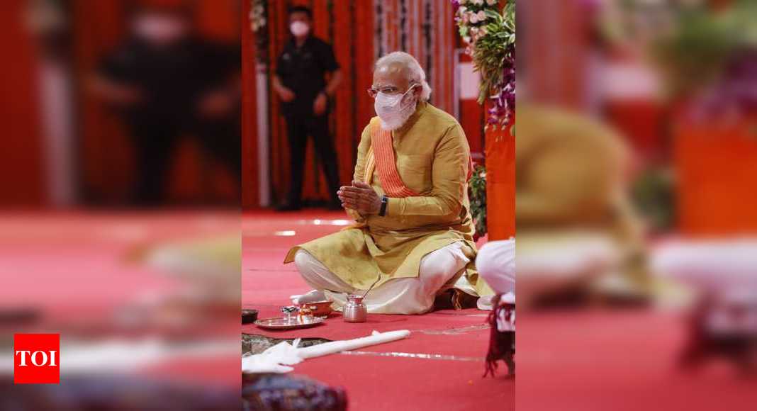 PM Modi Performs ‘bhoomi Pujan' For Ram Temple In Ayodhya | India News ...