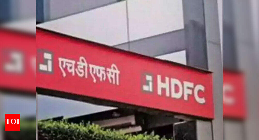 HDFC sets floor price at Rs 1,838.94 a share for QIP issue - Times of India