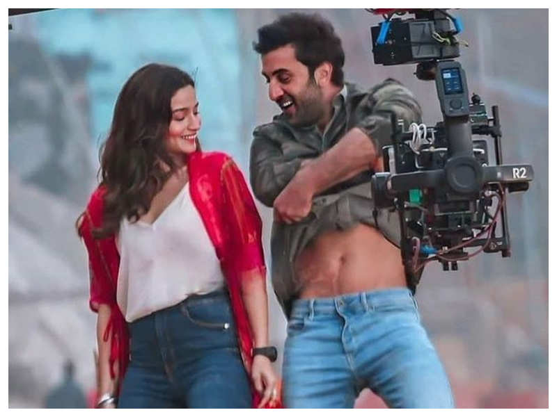 THIS Throwback BTS Picture Of Alia Bhatt And Ranbir Kapoor From The ...