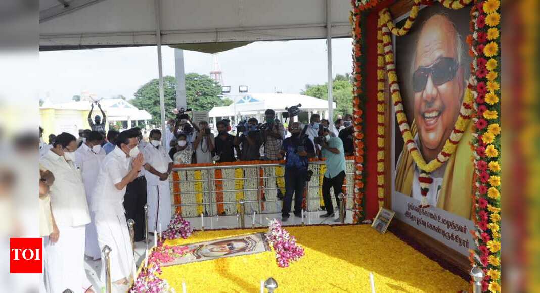 Karunanidhi death anniversary: Stalin vows to form DMK govt in Tamil ...