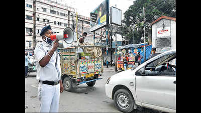 Cops tweak strategy, keep strict vigil on adda zones to ensure Kolkata stays indoors today